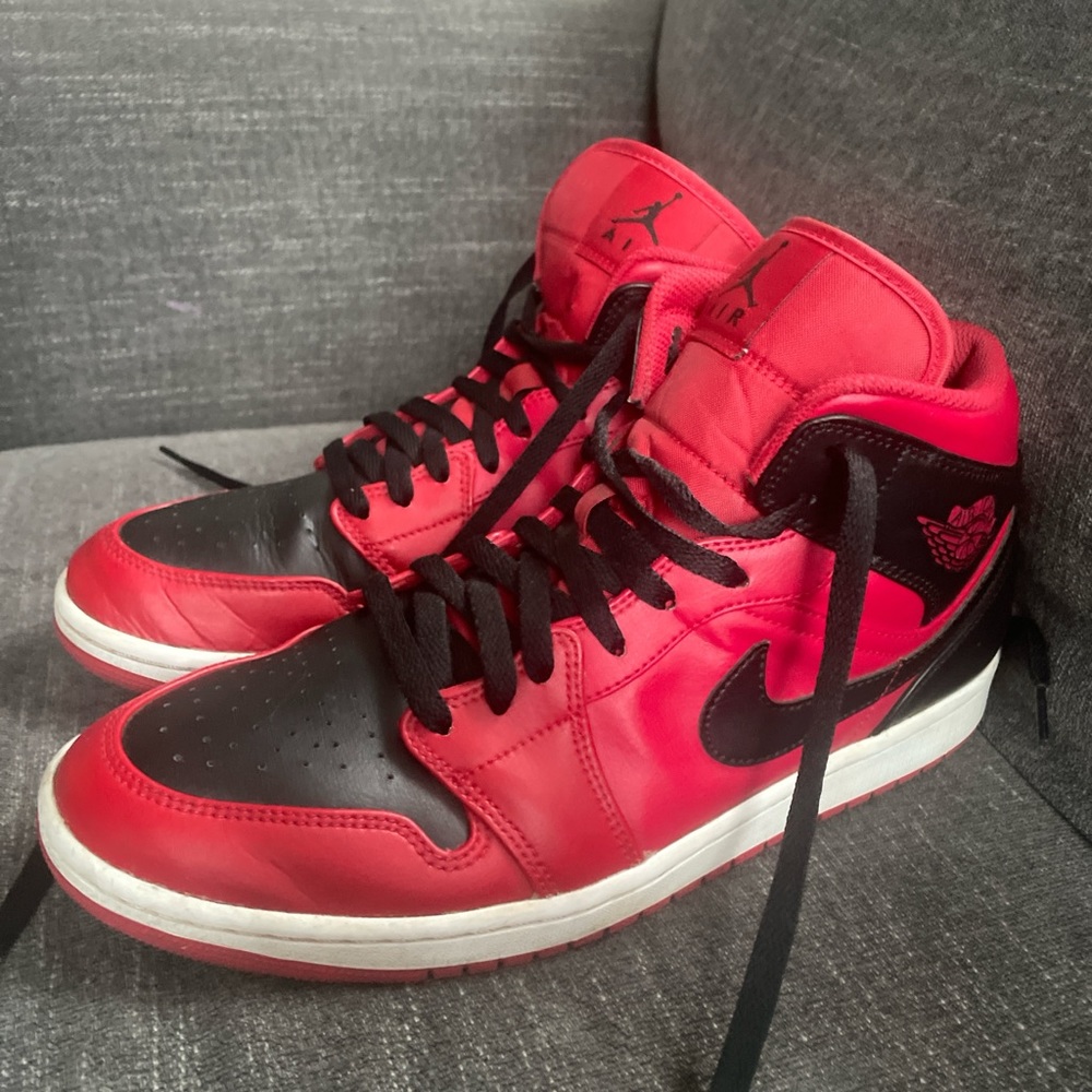 nike air jordan 1 mid reverse